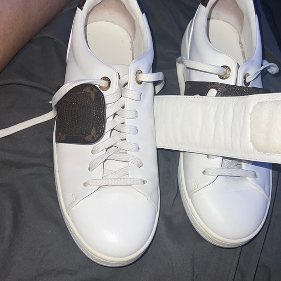 Shoes - Picture 5 of 6